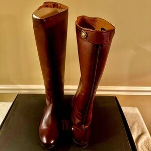 Melissa Frye Button Back Zip